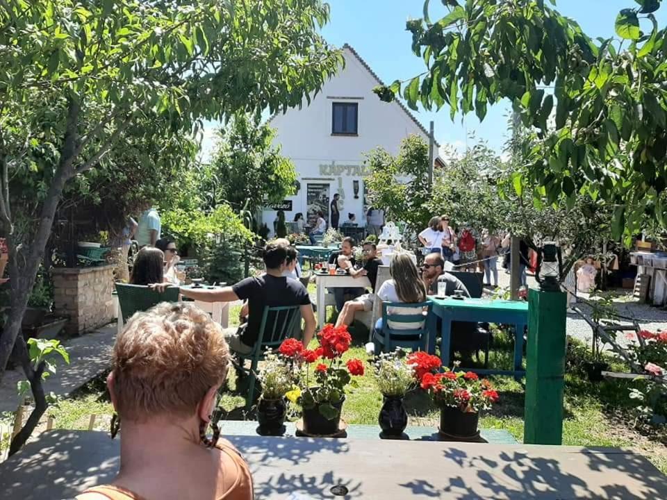 Отель Piac Vendeghaz Kaptalantoti Экстерьер фото
